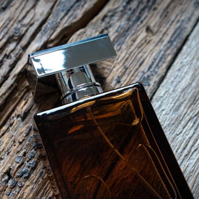 mejores perfumes amaderados hombre